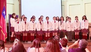 Presentación de Coro de niños en la conmemoración del día de la mujer