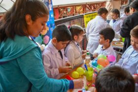 Muestra Científica 2° C “Somos científicos”