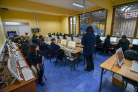Estudiantes de Octavo Año Rinden Test Vocacional
