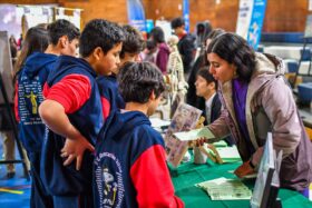 Octavos visitan Feria Vocacional en liceo Insuco